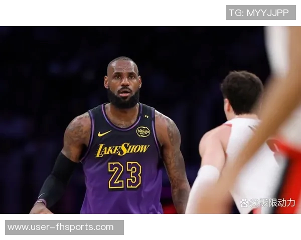 湖人半场落后开拓者10分詹姆斯贡献10分4篮板杨瀚森仍未登场